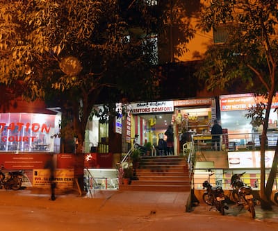 Maldives Inn,Mathikere,3 star