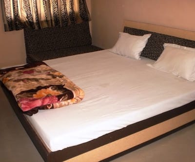 Hotel Chaitanya,Opposite To Govt Hospital, Maheshwar, Madhya Pradesh Maheshwar,2 star
