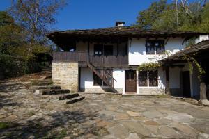 Dedovite Kashti,Troyan>>Lovech,3 star
