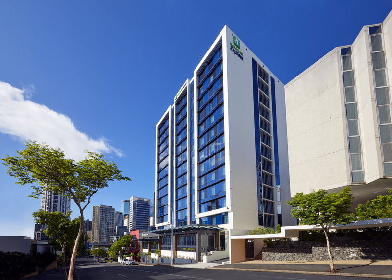 holiday inn express brisbane central by ihg