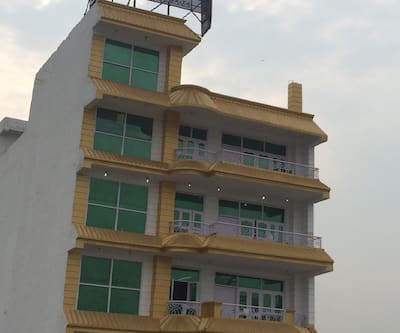 shri drona hotel