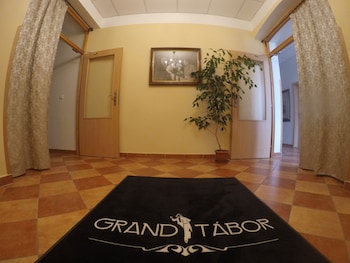 Hotel Grand Tabor,Tabor>>Sezimovo Usti,2 star