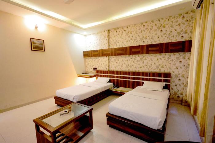 Hotel Sharveen Classic-Inn,,3 star