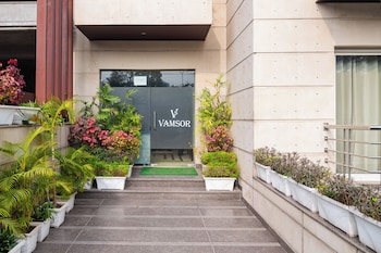 Vamsor Heights,Sector 40,4 star