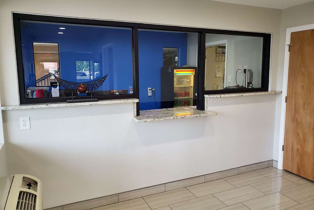 Travelodge By Wyndham Albuquerque West,Bernalillo>>Albuquerque,2 star