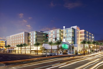 Hilton Garden Inn San Diego Downtown/Bayside,2137 Pacific Highway,4 star