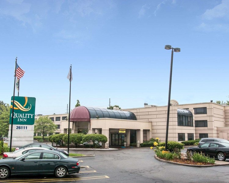 Quality Inn,Pontiac>>Detroit,2.5 star