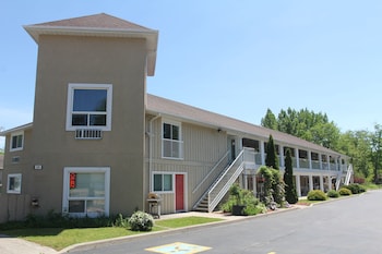 Saga Resort,Wasaga Beach>>Barrie - Orillia,3 star