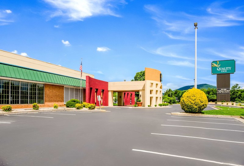 quality inn roanoke airport