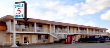 Circle 5 Motel,Didsbury>>Calgary,2 star