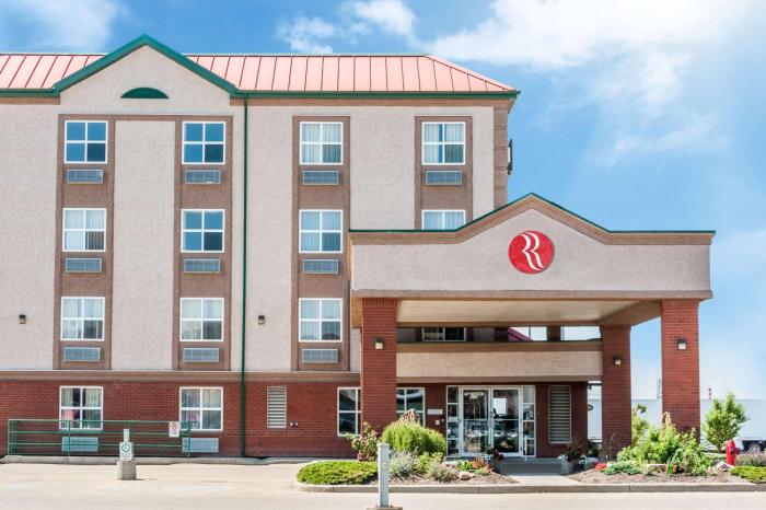 Ramada By Wyndham Sherwood Park,Sherwood Park>>Edmonton,2.5 star