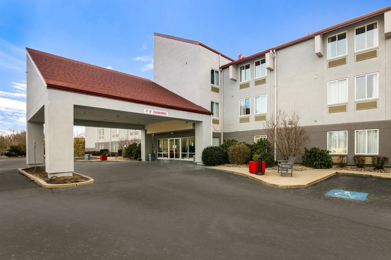 Red Roof Inn Plus+ Boston - Logan,Malden>>Boston,3 star