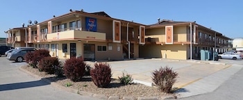 super 7 motel