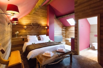 river lodge
