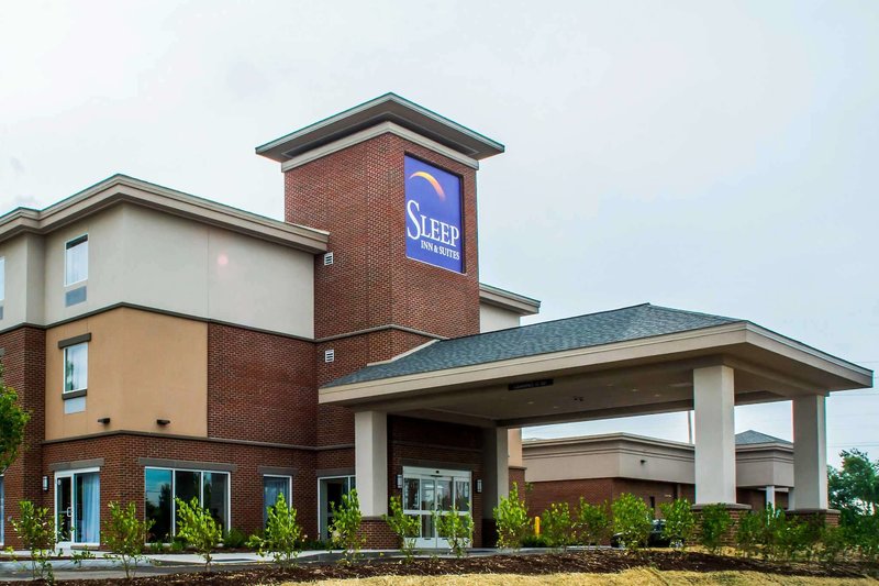 sleep inn and suites airport