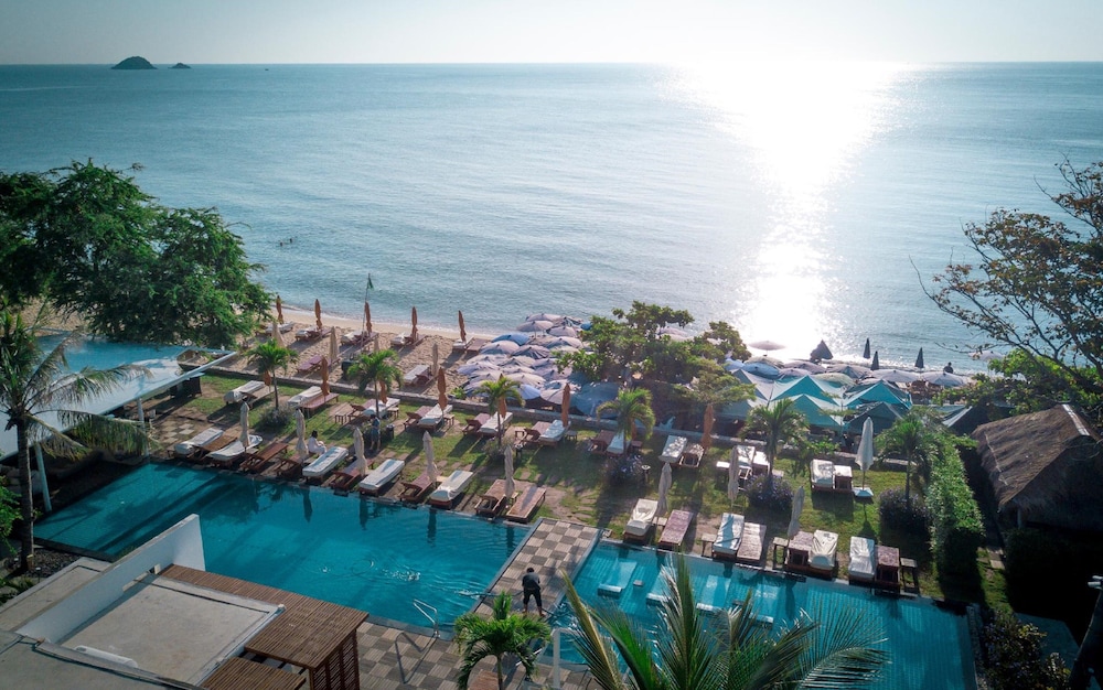 sanae beach hua hin