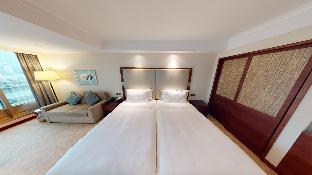 the royal pacific hotel and towers