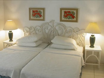 Paradise Villas,Near Kensington Oval,3 star