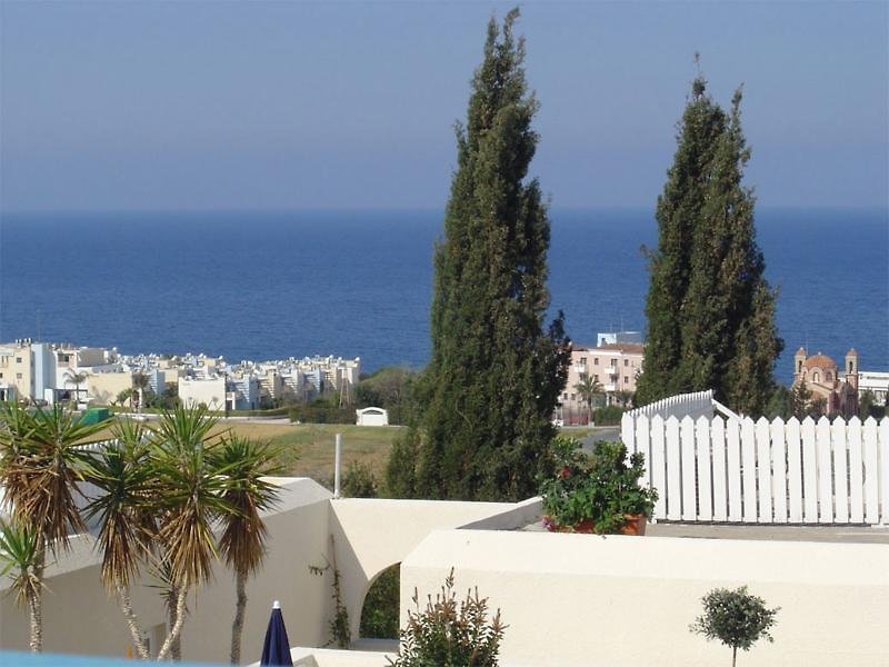 Sunny Hill Hotel Apartments,Paphos>>Chlorakas,3 star