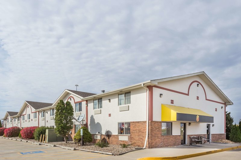Super 8 By Wyndham Pontiac