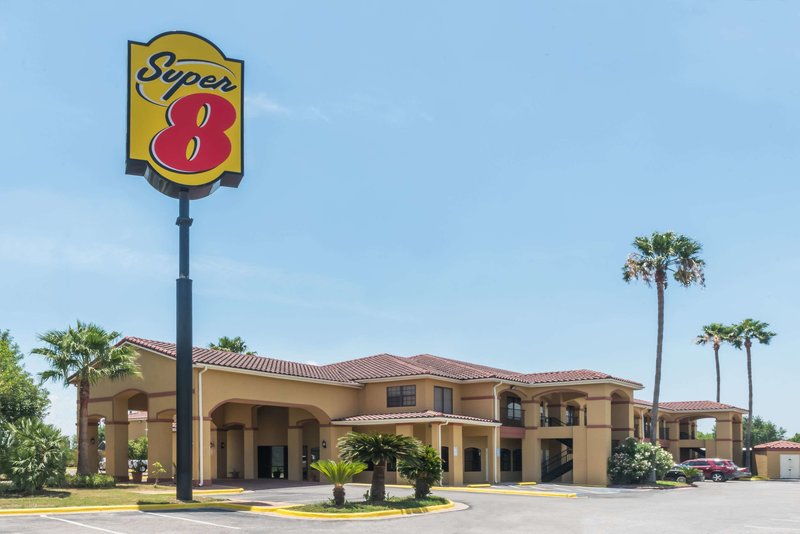 Super 8 By Wyndham Weslaco