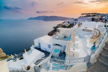 Kaleidoscope Cave Houses Oia,Oia>>Fira,3 star