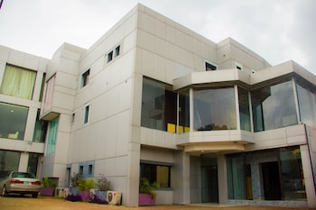 Paris Suites,Lagos>>Ikeja,3 star