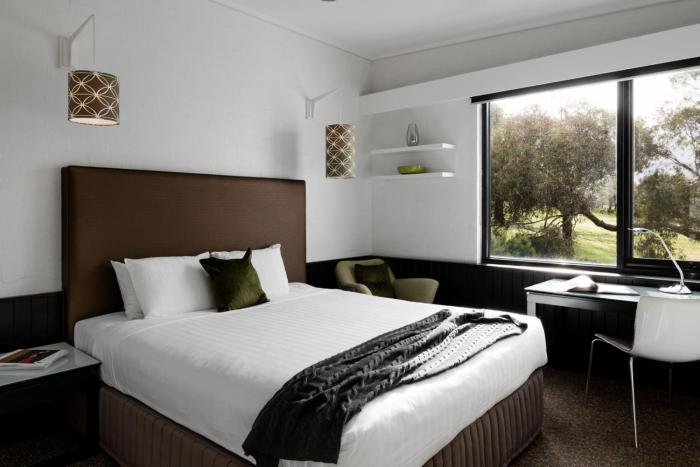 Waurn Ponds Estate,,3 star