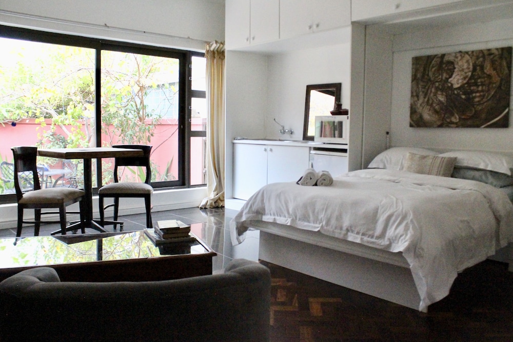 The John Bauer Pottery Studio,Claremont>>Cape Town,4 star