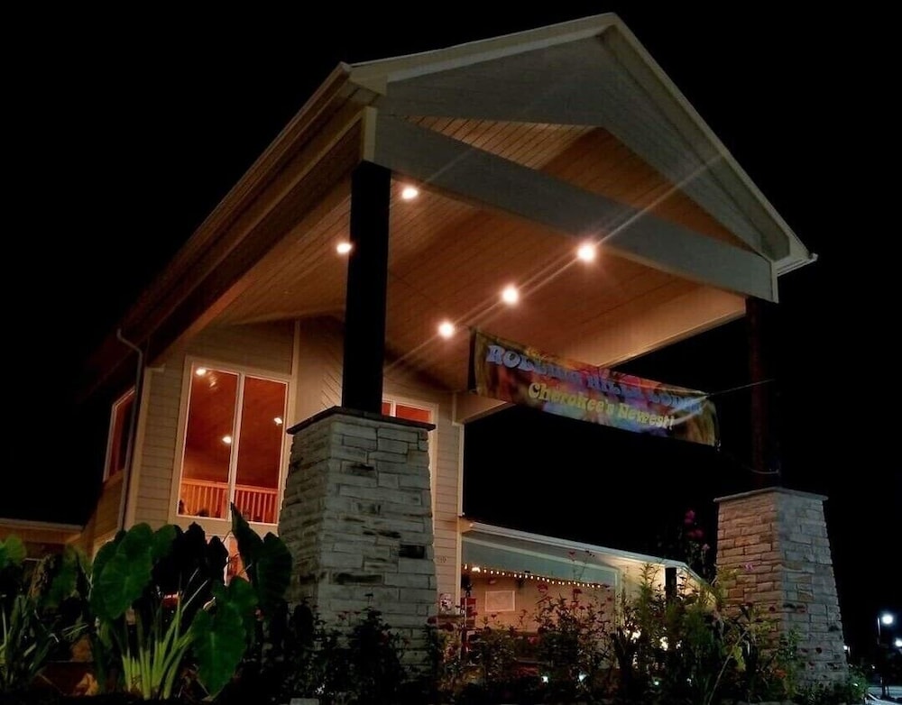 Rolling Hills Lodge,Swain County>>Cherokee,2.5 star