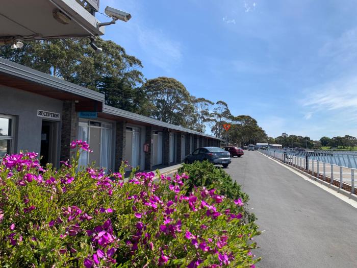 The Waterfront Wynyard,Heybridge>>Burnie,3.5 star