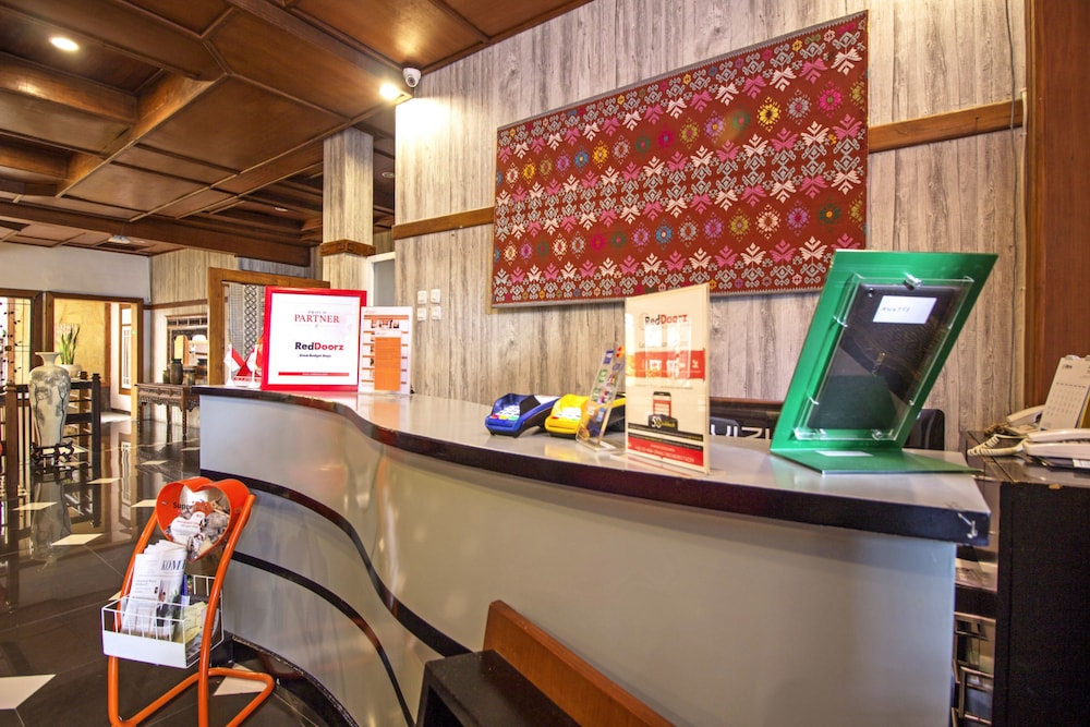 reddoorz plus near rs hasan sadikin