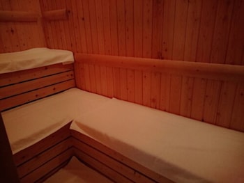 Queen's Hotel Chitose,New Chitose Airport>>Chitose,3 star