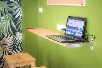 the habitat hostel koh chang