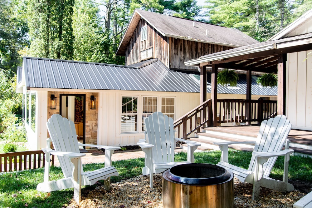 The Wells Hotel,Macon County>>Highlands,3 star