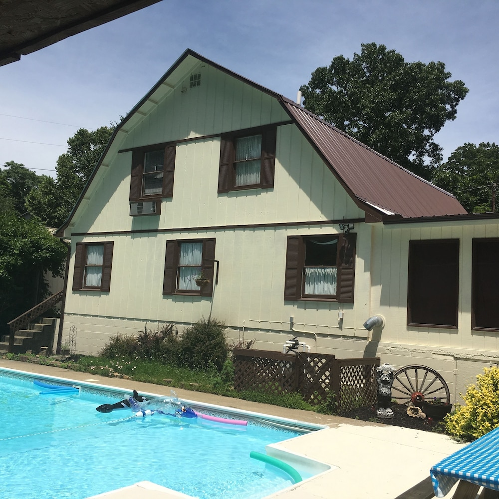 Big South Fork Trail Lodge,Parkers Lake>>Corbin,2 star
