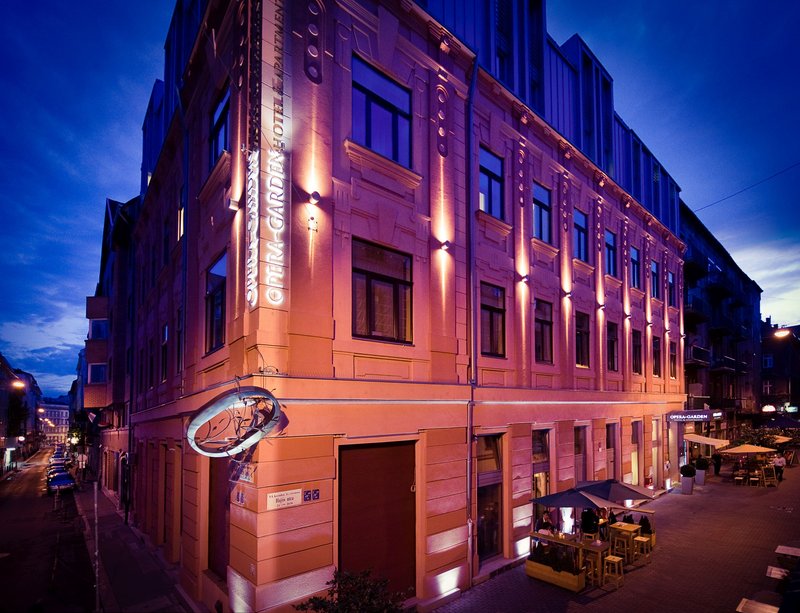 opera garden hotel and apartments