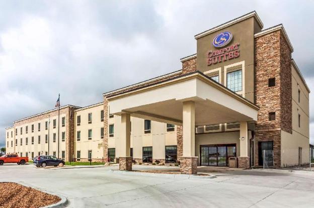 Comfort Suites University,Brookings County>>Brookings,2.5 star