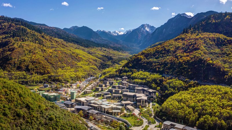 Hilton Jiuzhaigou Resort,Chengdu>>Aba,4.5 star