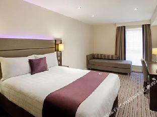 premier inn ware