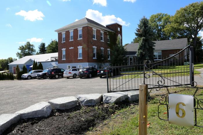 The Bloomfield Inn,Bloomfield>>Belleville,3 star