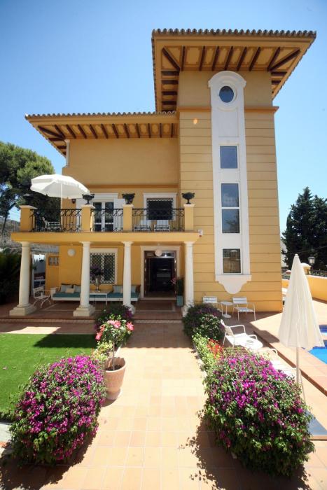 bypillow villa lorena adults recommended