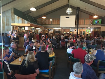 Otematata's Best Dam Pub,Omarama>>Christchurch,3 star