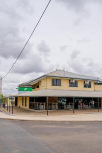 Capella Hotel Motel,Queensland>>Capella,2.5 star