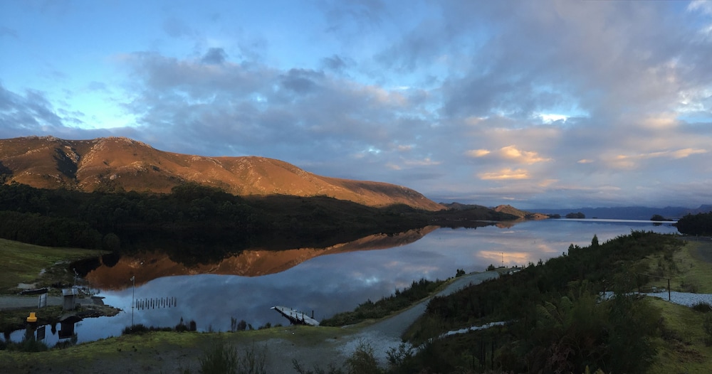 Pedder Wilderness Lodge,Fitzgerald>>Derwent Park,3.5 star