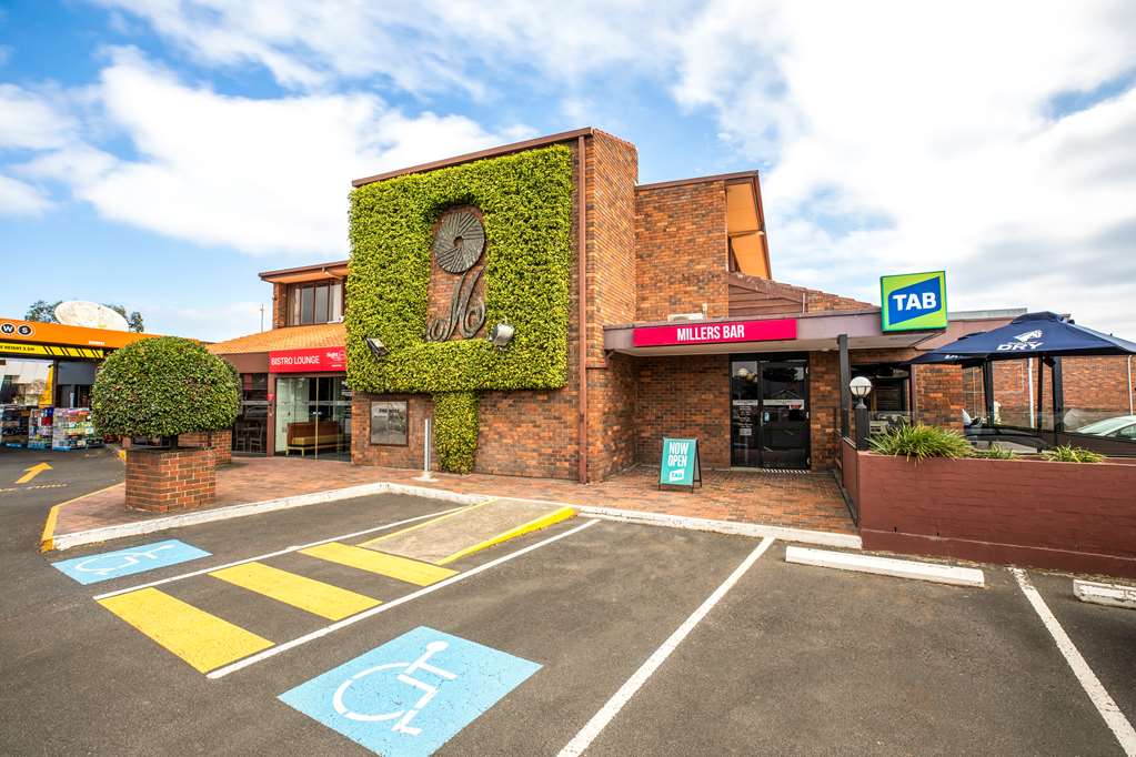 Nightcap At Millers Inn,Altona North>>Altona,3.5 star