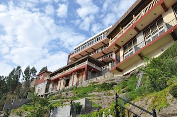 Asham Africa Hotel And Resort,Near Debre Zeyit Market,3.5 star