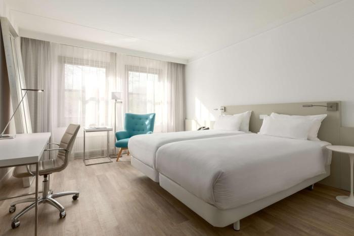 Nh Bussum Jan Tabak,Amsterdam>>Almere,4 star