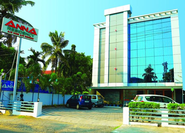 Anna Residency,Angamali>>Alwaye,1 star