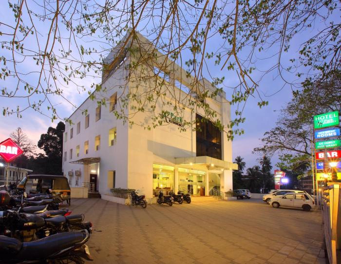Park Residency Kuttiyadi,Kozhikode>>Kollam,3 star